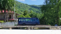Vodič autobusu nezvládol riadenie a havaroval, zahynulo 45 ľudí