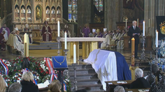 Európska šľachta, diplomati aj politici. V Prahe sa lúčili s Karlom Schwarzenbergom