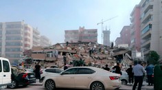 VIDEO: Grécko aj Turecko zasiahlo zemetrasenie a cunami, hlásia obete a vyše 100 zranených