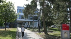 Študenti na nemeckej univerzite po jedle zmodrali. Polícia vyšetruje pokus o vraždu