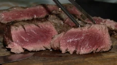 Koniec steakom? Jesť surové mäso je hazardovanie so zdravím