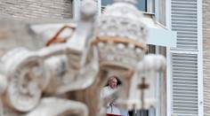 Pápež František sa dnes začal modliť za koniec pandémie koronavírusu