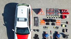 Internet žije novou výzvou: Opantala policajtov či hasičov po celom svete