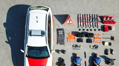Internet žije novou výzvou: Opantala policajtov či hasičov po celom svete