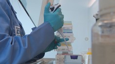 Prekvapivý objav vedcov. Vírus, ktorý spôsobuje obyčajné nachladnutie, poráža covid