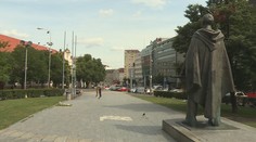 Jeden politik vyfúkol ostatným bratislavské Námestie SNP. Zákon však neporušil