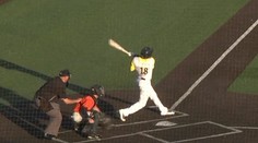 Bejzbalista odpálil homerun a zničil si vlastné auto