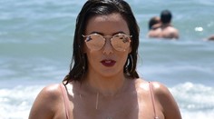 Eva Longoria sa trochu zaguľatila. Vyžaruje z nej spokojnosť