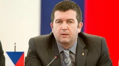 Hamáček potvrdil, že jeho plánovaná cesta do Moskvy bola zastierací manéver