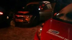 Strečno: Z kamióna sa uvoľnilo drevo, 10 áut nestihlo zabrzdiť
