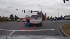 Žena prešla autom samú seba. Nechápete, že sa to dá?