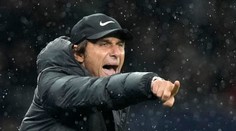 Kritika hráčov ho stála krk. Antonio Conte skončil na lavičke Tottenhamu