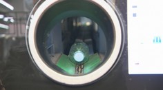 V dedinských obchodoch nie sú zálohové automaty. Ak chcú ľudia vrátiť kúpené fľaše, musia cestovať desiatky kilometrov