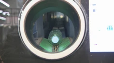V dedinských obchodoch nie sú zálohové automaty. Ak chcú ľudia vrátiť kúpené fľaše, musia cestovať desiatky kilometrov