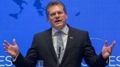 Fico ponúkol prezidentskú kandidatúru Šefčovičovi