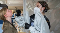 Počet hospitalizovaných opäť klesol. Pribudlo takmer 6000 nových prípadov