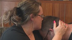 České úrady odstrihli otca od dcéry, dali ju do opatery cudzím ľuďom