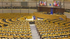 EP podporil Junckerov investičný balík, ktorý oživí ekonomiku EÚ
