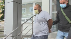 Muž, ktorý mal zabiť osemmesačnú dcérku, krátko nato splodil ďalšie dieťa. Matka o týraní mlčala