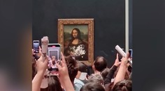 VIDEO: Bizarný útok na Monu Lisu. Po útočníkovi zostal len invalidný vozík, parochňa a torta