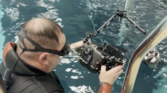 Tvorí unikátne snímky. Jaroslav fotí pod vodnou hladinou