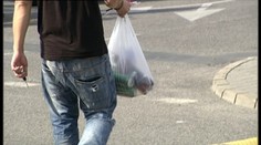 Vo Francúzsku platí od 1. júla zákaz jednorazových plastových tašiek