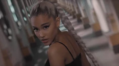 Prvý singel Ariany Grande po útokoch v Manchestri: Ostanete prekvapení