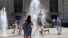 Horúčavy nás čakajú celý týždeň. Týchto sedem rád vám pomôže zvládnuť ich