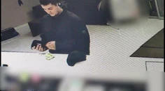 Nové fotky mladíka, ktorý dobodal ženu. Môže mať psychické problémy a konať nevyspytateľne