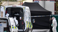 Britská polícia zatkla ďalšieho muža v súvislosti s nálezom 39 mŕtvych migrantov