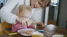 Slovensko zaostáva vo výžive malých detí. Odborníci ponúkli návod, ako to zmeniť