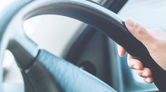 Len 12-ročný chlapec za volantom. Zadržali ho 1300 km od domova