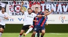 VIDEO: Zlaté Moravce bleskurýchlo využili vylúčenie Trnavy. Bod zabezpečil sviatočný strelec