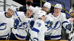 Jaroš zaznamenal prvý bod v sezóne, Černák prispel gólom k výhre Tampy