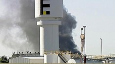 Lietadlo malo tesne po štarte problémy, zrútilo sa na nákupné centrum