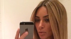 Odvážna fotografia Kim Kardashian! Selfie z kúpeľne