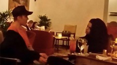Bieber opäť prichytený so Selenou. Pozrite si jeho romantické gesto