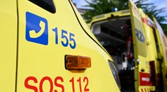 Medzi Košecou a Ladcami sa stala vážna nehoda. Zrazili sa dve osobné autá