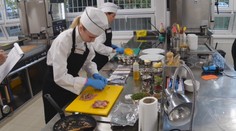 Z prepeličky mali vykúzliť jedlo ako z top reštaurácie. Na kuchárskej súťaži sa zúčastnil aj 16-ročný talent