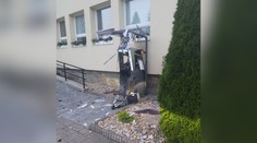 Zdemolovali bankomat, no odišli naprázdno. Policajti vyšetrujú incident v obci na Orave