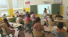Pozreli sme sa do školy, kde sa jedna polovica žiakov učí ráno a druhá popoludní