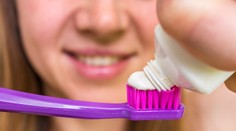 Tehotenský test s pomocou zubnej pasty sa stáva hitom. Tu je názor odborníka