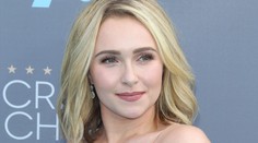Móda Critics' Choice Awards: Čudné poprsie Hayden Panettiere v krásnej róbe