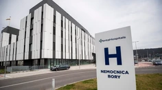 Všeobecná zdravotná poisťovňa sa dohodla s Nemocnicou Bory. Poistencom preplatí hospitalizácie aj operácie