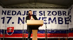 Občanom od dnešného dňa šéfuje Hlina
