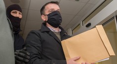 Spolu so šéfom SIS si mali rozdeliť úplatok a kryť milionára. Boris Beňa vypovedal na NAKA