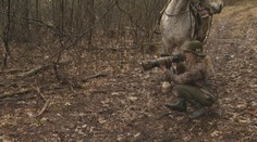 Na výlety chodí sama a vyhľadáva divú zver. S fotoaparátom ich zvečňuje z bezprostrednej blízkosti