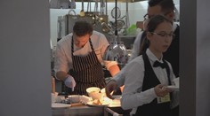 Z recepčných vykosťovači mäsa. Koronavírus mnohým neplánovane mení náplň práce