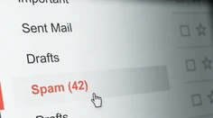 Pozor na tento email! Zašifruje vám počítač, potom žiada výkupné