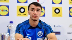 Strelec je zvyknutý na pozíciu žolíka.  Vyjadril sa aj ku kritike zo strany Calzonu